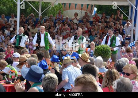 Rust, Deutschland, 3. Juni 2018, das Erste ARD-Show "Immer wieder Sonntags" aus dem Europa-Park, Credit: mediensegel/Alamy leben Nachrichten Stockfoto