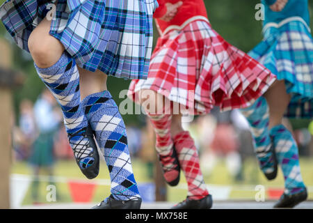 Cornhill, Schottland - 02 Jun 2018: Highland Tänzer an den Highland Games in Cornhill, Schottland. Stockfoto