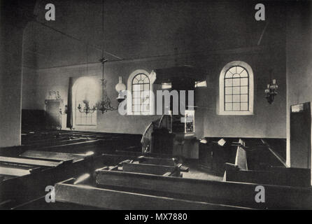 . Blick in das Innere des Gorssel Kirche mit Marmor Tablet in der Ecke auf der linken Seite. 1909. Das Holland Gesellschaft von New York 130 Kirche in Gorssel Innenraum Stockfoto