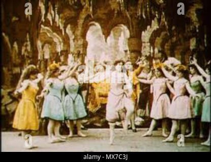 . Español: Las bailarinas del Rey del la Luna. 6 Februar 2013, 00:26:27. Segundo de Chomón 152 Tänzer auf dem Mond Stockfoto