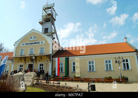 WIELICZKA, Polen - 26. März 2010: Haupteingang des Salzbergwerk im 13. Jahrhundert eröffnet und nun als Reiseziel verwendet Stockfoto