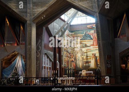 NAZARET, ISRAEL - ca. Mai 2018 Altar in der Basilika der Verkündigung Stockfoto