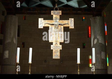 NAZARET, ISRAEL - ca. Mai 2018 Altar in der Basilika der Verkündigung Stockfoto