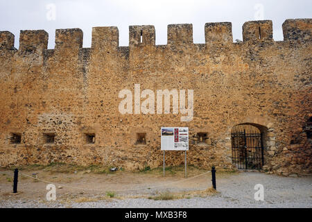 CHORA SFAKION, Griechenland - ca. Mai 2018 Frangokastello Castle. Die Burg wurde von den Venezianern in 1371-74 gebaut als Garnison, um auf der re verhängen Stockfoto