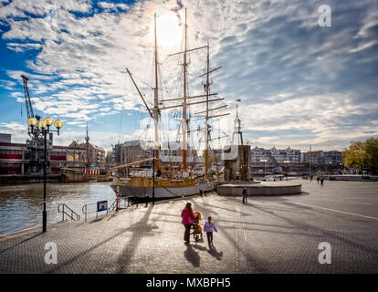 Tall Ship Kaskelt in Bristol Harbourside, Bristol, Somerset, Großbritannien am 26. Oktober 2015 Stockfoto