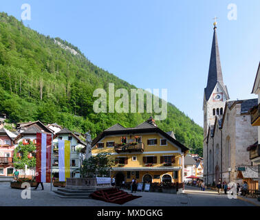 Hallstatt: Marktplatz (Marktplatz), Evangelische Kirche in Österreich, Oberösterreich, Oberösterreich, Salzkammergut Stockfoto