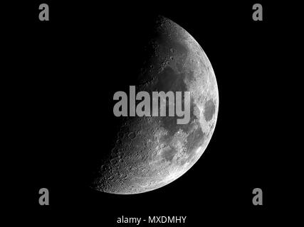 Half Moon hohe Auflösung in Schwarzweiß Stockfoto