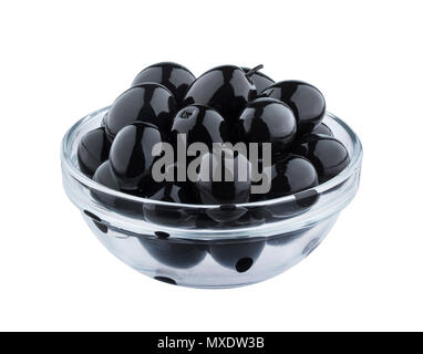 Schwarze Oliven im Glas Schüssel auf weißem Hintergrund mit Freistellungspfad isoliert Stockfoto