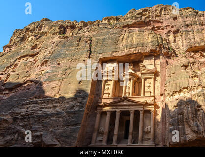 Der Fiskus bei Sonnenaufgang in der verlorenen Stadt Petra, Jordanien Stockfoto