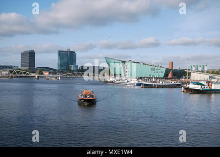 Amsterdam, Niederlande, 17. Mai 2018: Blick von Nemo Museum in Amsterdam Stockfoto