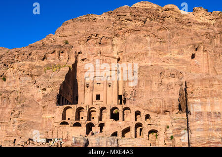 Die königlichen Gräber in der verlorenen Stadt Petra, Jordanien Stockfoto