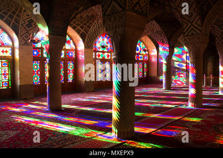 Die Nasir al-Mulk Moschee oder auch als Rosa Moschee im Zentrum von Shiraz im Iran Stockfoto