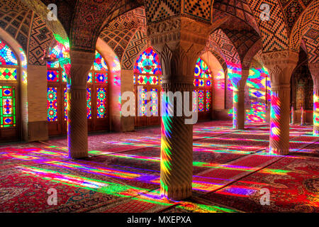 Die Nasir al-Mulk Moschee oder auch als Rosa Moschee im Zentrum von Shiraz im Iran Stockfoto