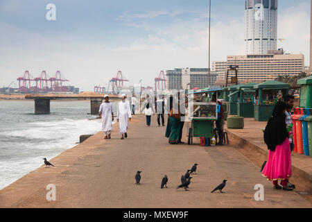 COLOMBO, Sri Lanka - Dezember 2017: Das Galle Face Green Park an der Küste von Colombo, der Hauptstadt von Sri Lanka Stockfoto