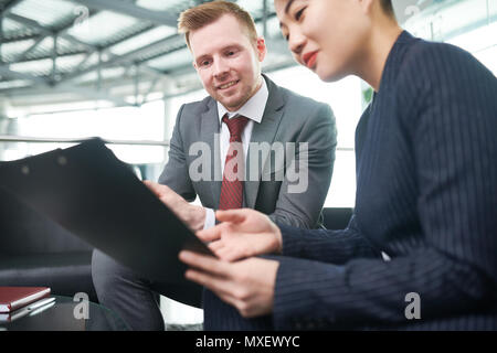 Financial Manager in Arbeit Stockfoto