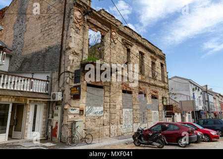 Eine bosnische Krieg (Heimat Krieg) beschädigte Gebäude in Mostar, der Föderation Bosnien und Herzegowina. Stockfoto