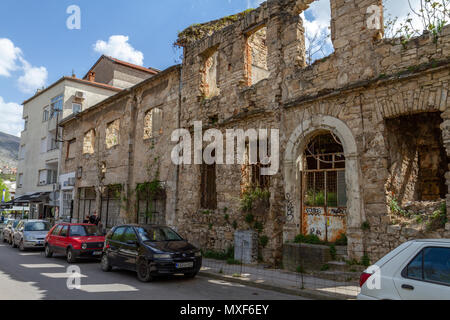 Eine bosnische Krieg (Heimat Krieg) beschädigte Gebäude in Mostar, der Föderation Bosnien und Herzegowina. Stockfoto