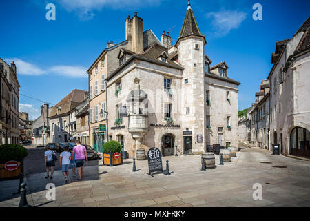 Maison de Colombier in der Rue Charles Cloutier, Beaune, Burgund, Frankreich am 24. Juni 2017 getroffen Stockfoto