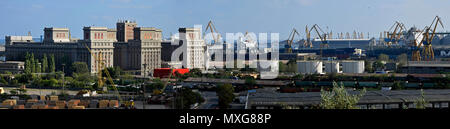 Panoramablick in Richtung Anghel Saligny Silos an Constanța Hafen Stockfoto