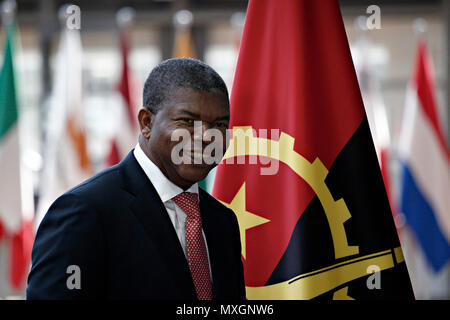 Brüssel, Belgien. 4. Juni 2018. Donald Tusk, der Präsident des Europäischen Rates begrüßt der Präsident von Angola Joao Lourenco auf Europäischer Rat Sitz. Alexandros Michailidis/Alamy leben Nachrichten Stockfoto