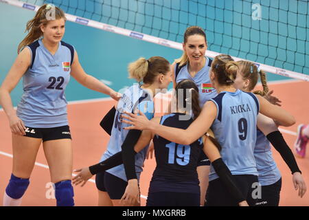 Trutnov, Tschechische Republik. 02 Juni, 2018. Von Belarus Frauen volleyball Team in Aktion im Spiel der Gruppe C der Europa League zu den abschließenden vier Turnier in Trutnov, Tschechien, 2. Juni 2018. Credit: Vaclav Pancer/CTK Photo/Alamy leben Nachrichten Stockfoto