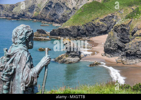 Llangrannog, West Wales, UK. Montag, 4. Juni 2018 Llangrannog West Wales UK UK Wetter Wer braucht, ins Ausland zu gehen, wenn sie dies vor der Haustür haben? # Llangrannog mit Saint Carannog Gründer von llangrannog halten ein Auge auf Kredit: Andrew chittock/Alamy leben Nachrichten Stockfoto