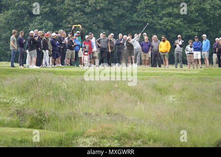 Walton Heath Golf Club, Surrey, Großbritannien, 4. Juni 2018 Thorbjorn Olsen am 2 T-Stück am US Open Golf Championship qualifizierenden für die 2018 US Open in Shinnecock Hills, Long Island, New York, USA, in zwei Wochen gespielt werden. Credit: Motofoto/Alamy leben Nachrichten Stockfoto