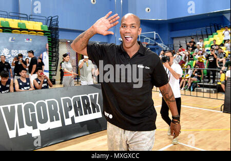 Juni 3, 2018 - Xi'An, Xi'an, China - Xi'an, China, 3. Juni 2018: Amerikanische ehemalige professioneller Basketballspieler Stephon Marbury zahlt sich ein Besuch in Xi'an, Provinz Shaanxi im Nordwesten Chinas. (Bild: © SIPA Asien über ZUMA Draht) Stockfoto