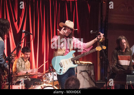 London, Großbritannien. 4 Jun, 2018. GospelbeacH live auf der Bühne im Bush Hall in London. Foto Datum: Montag, 4. Juni 2018. Foto: Roger Garfield/Alamy Credit: Roger Garfield/Alamy leben Nachrichten Stockfoto