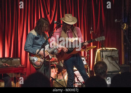 London, Großbritannien. 4 Jun, 2018. GospelbeacH live auf der Bühne im Bush Hall in London. Foto Datum: Montag, 4. Juni 2018. Foto: Roger Garfield/Alamy Credit: Roger Garfield/Alamy leben Nachrichten Stockfoto