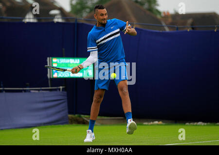 London, Großbritannien. 4 Jun, 2018. Nick Krygios von Australien in Aktion während seinem Match verdoppelt. Der junge australische spielend in seinem ersten Match ist seit einer Verletzung ihn aus dem Französischen aufgebrochen. Fuzion anzeigen 100 Surbiton Trophy 2018 Tennis Event, Tag 3 Am Surbiton Racket- und Fitness Club in Surbiton, Surrey am Montag, den 4. Juni 2018. Dieses Bild dürfen nur für redaktionelle Zwecke verwendet werden. Redaktionelle Verwendung nur, pic von Steffan Bowen/Andrew Orchard sport Fotografie/Alamy leben Nachrichten Stockfoto