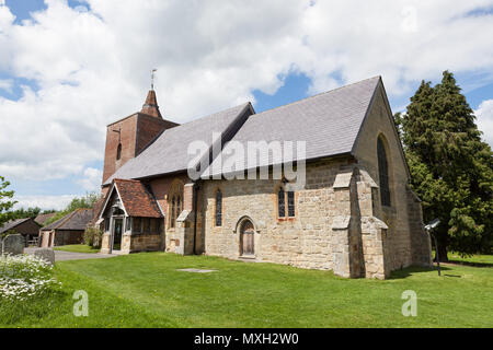 Tudeley Kirche Kent England nur eine von zwei Kirchen in der Welt deren Glasfenster von Chagall. Stockfoto