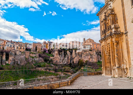 Convento de San Pablo y ciudad Alta de Cuenca. Castilla La Mancha. España Stockfoto