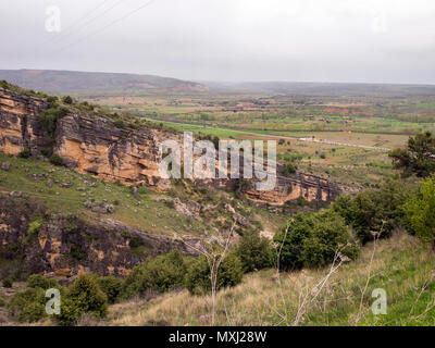 Vista desde Patones de Arriba. Arquitectura Negra de pizarra. Conjunto histórico. Sierra Norte. Madrid. España. Stockfoto