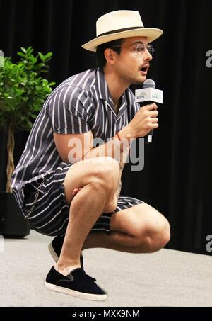 Nico Tortorella 6/2/2018 2018 Buch Expo im Javitz Center Foto von John BarrettPHOTOlink.net Stockfoto