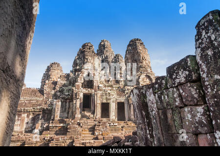 SIEM REAP - Januar 04, 2015: Historische Ruinen von Bayon Tempel in Angkor Komplex in der Nähe von Am 04 Januar, 2015 in Siem Reap, Kambodscha. Stockfoto