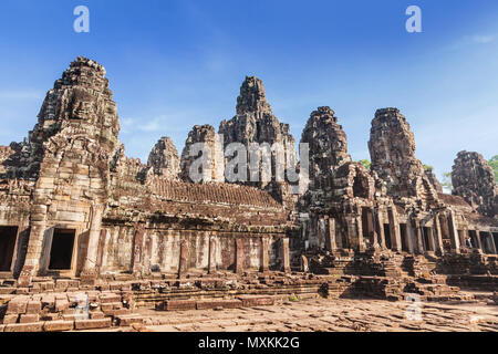 SIEM REAP - Januar 04, 2015: Historische Ruinen von Bayon Tempel in Angkor Komplex in der Nähe von Am 04 Januar, 2015 in Siem Reap, Kambodscha. Stockfoto