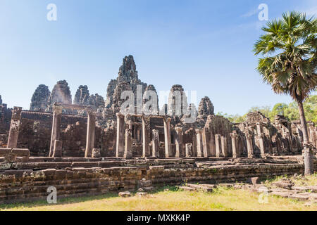 SIEM REAP - Januar 04, 2015: Historische Ruinen von Bayon Tempel in Angkor Komplex in der Nähe von Am 04 Januar, 2015 in Siem Reap, Kambodscha. Stockfoto