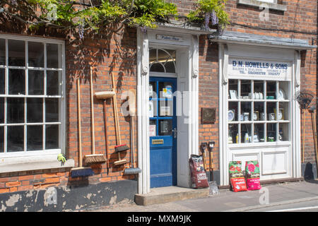 Mistley Essex UK - 18 Mai 2018: Traditionelles Englisches Dorf Hardware Store Stockfoto