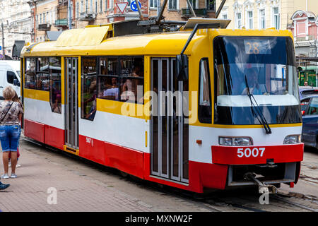 Die Menschen vor Ort, mit der Straßenbahn, Odessa, Ukraine Stockfoto