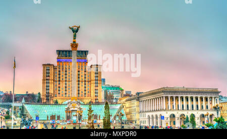 Maidan Nezalezhnosti oder Platz der Unabhängigkeit, dem Hauptplatz von Kiew, Ukraine Stockfoto