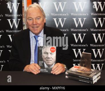 Liverpool UK, verschiedenen Berühmtheiten besuchen ihre signierstunden credit Ian Fairbrother/Alamy Stockfotos Stockfoto