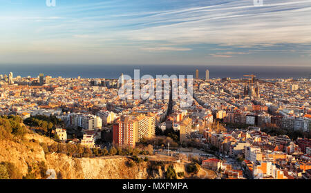 Barcelona Panorama bei Sonnenuntergang Stockfoto