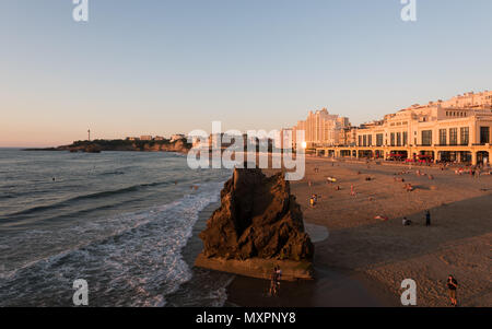 La Grande Plage in Biarritz bei Sonnenuntergang, goldenen Stunde Stockfoto