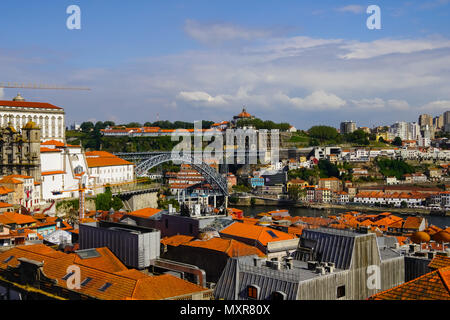 Erhöhte Ansicht Altstadt von Porto, Portugal. Stockfoto