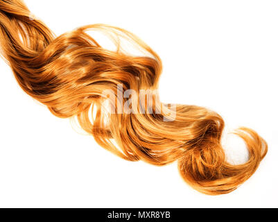 Langen lockigen rotblonden Haaren auf weißem Hintergrund Stockfoto