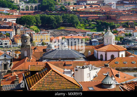 Erhöhte Ansicht Altstadt von Porto, Portugal. Stockfoto