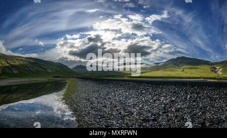 Schotterpiste an der Ringstraße, Ost Island Stockfoto