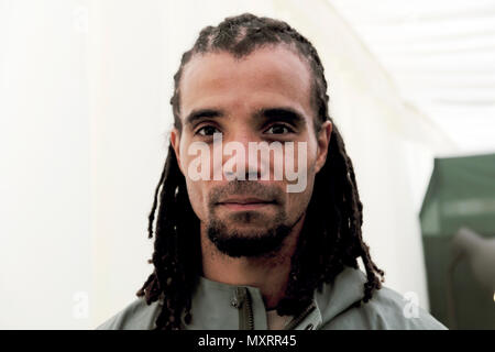 Akala Porträt der Autor an der Hay Festival de Buchhandlung Buch 'Eingeborenen: Rasse und Klasse in den Ruinen von Empire" Mai 2018 Hay-on-Wye KATHY DEWITT Stockfoto