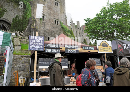 BBC Food and Farming Auszeichnungen polnische Straße Marktstand während der Hay Festival 2018 in Hay-on-Wye Stadtzentrum Wales, UK KATHY DEWITT Stockfoto